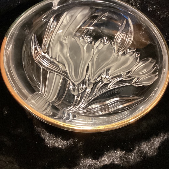 Mikasa Crocus glass dish - Picture 1 of 3